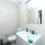 Blue By The River 2 - Elegant Two-bedroom In Santos Апартаменти Лісабон